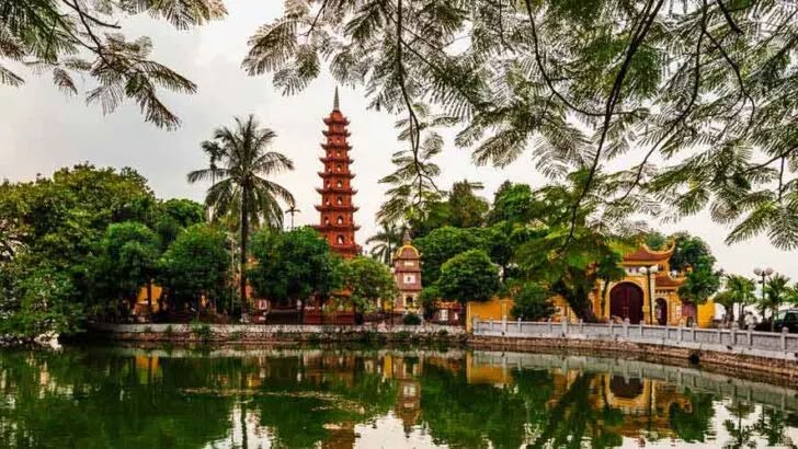 Vietnam Highlights | Hanoi, Halong Bay & City Life