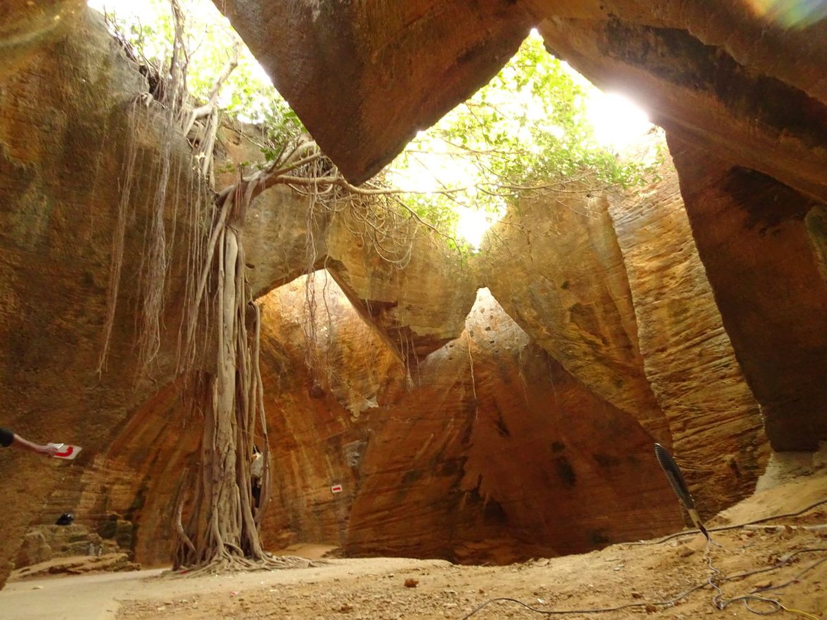 Naida Caves