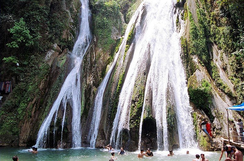 Kempty Falls (Mussoorie route)