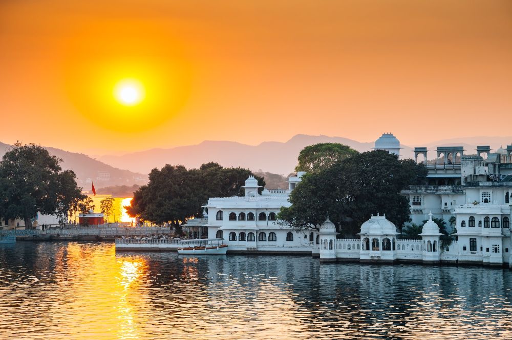 lake pichola