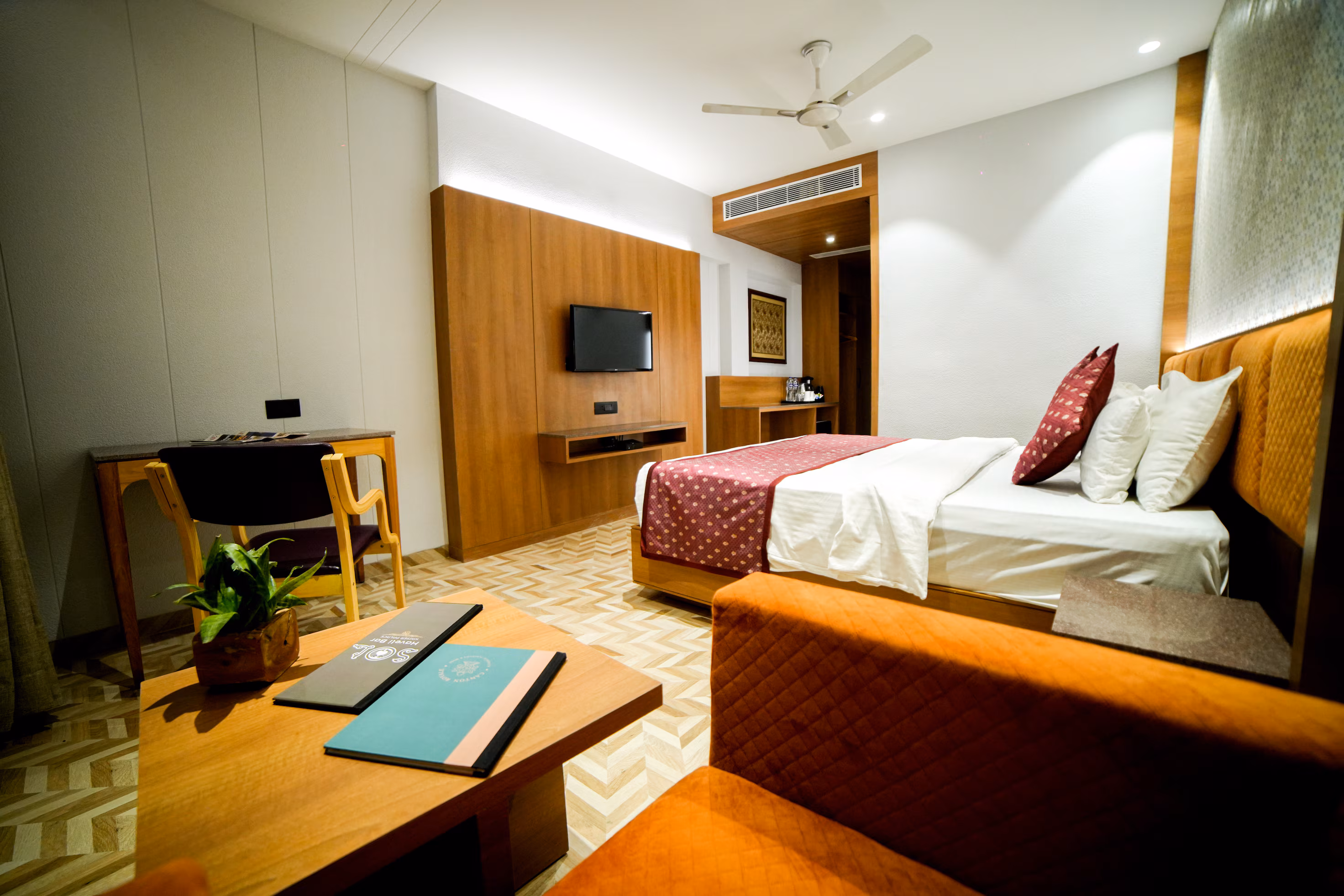 Hotel Surya Kaiser Palace