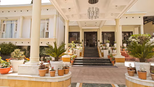 Hotel Royal Orchid Fort Resort