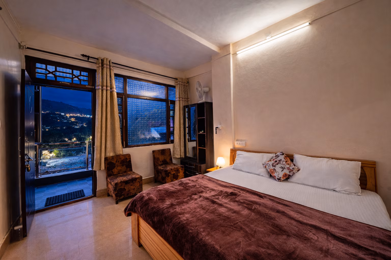 Hotel Lake View