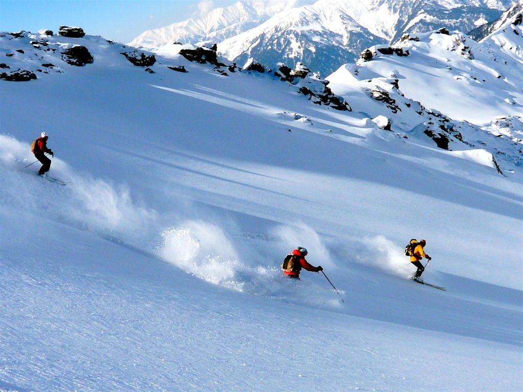 Skiing ⛷️ (seasonal)
