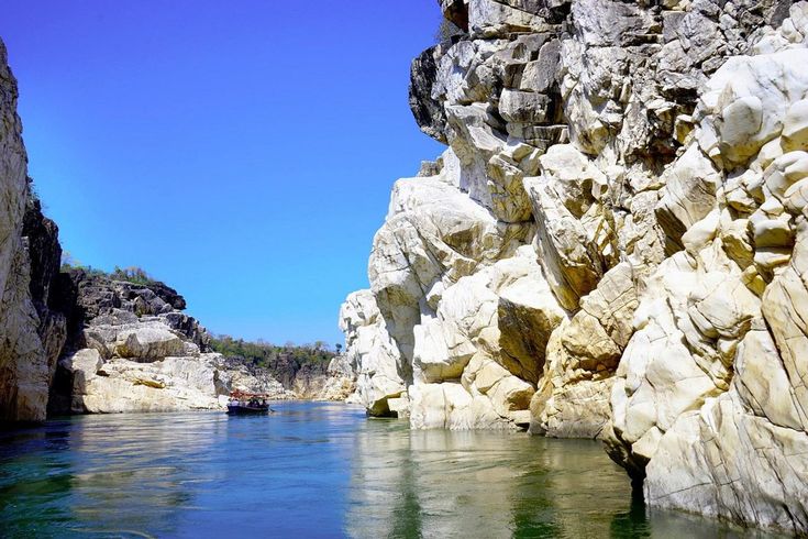 Bhedaghat (Marble Rocks)